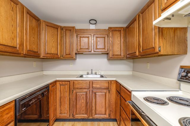 90-100 Dawson Avenue, Manchester, NH 03104