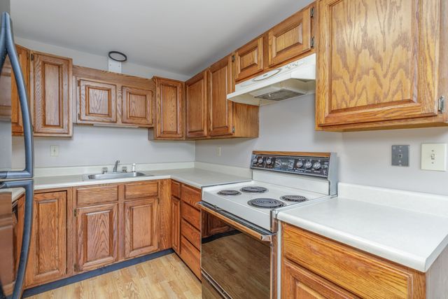 90-100 Dawson Avenue, Manchester, NH 03104