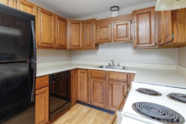 90-100 Dawson Avenue, Manchester, NH 03104
