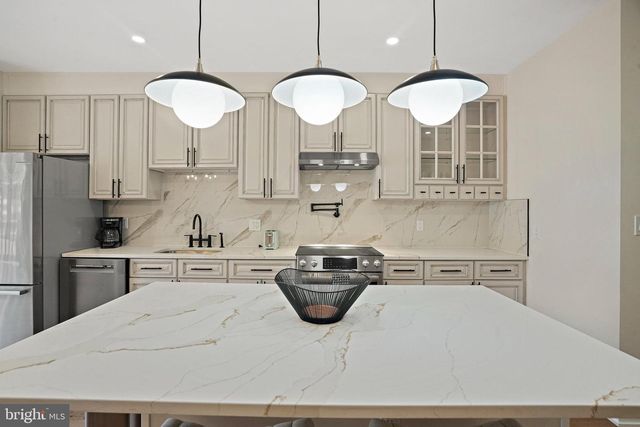 1404 MASSACHUSETTS AVE SE, Washington, DC 20003