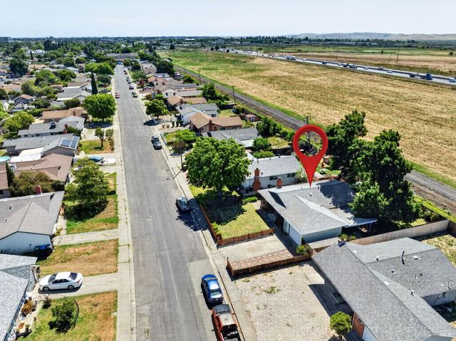 1607 James St, Fairfield, CA 94533