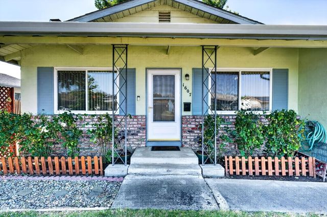 1607 James St, Fairfield, CA 94533