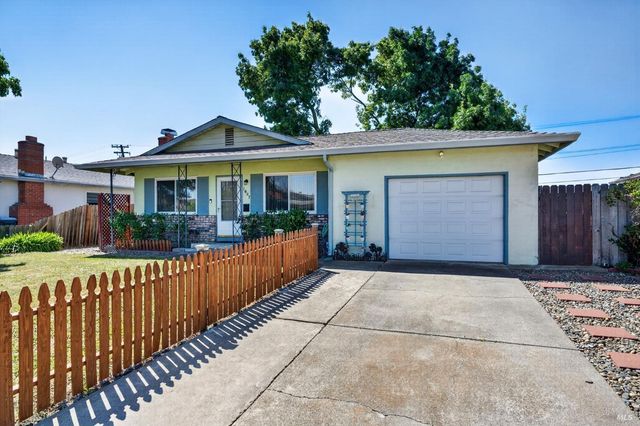 1607 James St, Fairfield, CA 94533