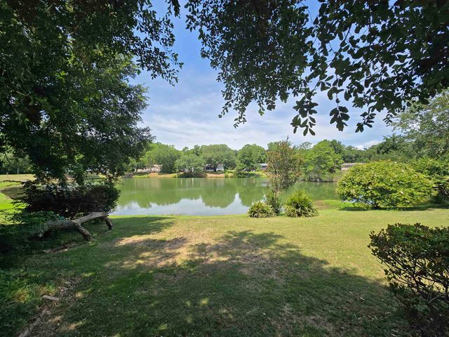 151 Hawks Nest Circle, Murrells Inlet, SC 29576