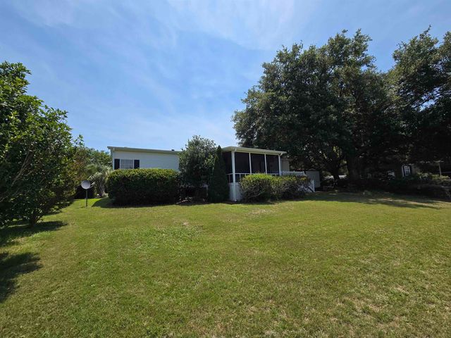 151 Hawks Nest Circle, Murrells Inlet, SC 29576