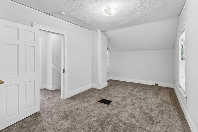 2207 High Street, Des Moines, IA 50312