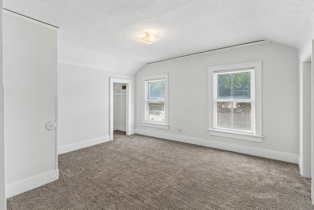 2207 High Street, Des Moines, IA 50312