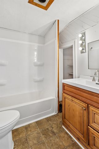 2207 High Street, Des Moines, IA 50312