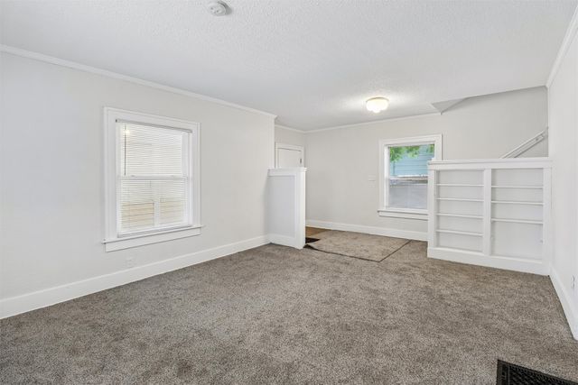 2207 High Street, Des Moines, IA 50312