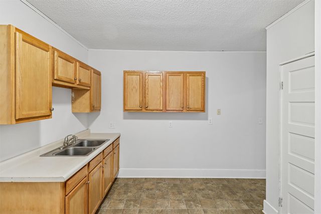 2207 High Street, Des Moines, IA 50312