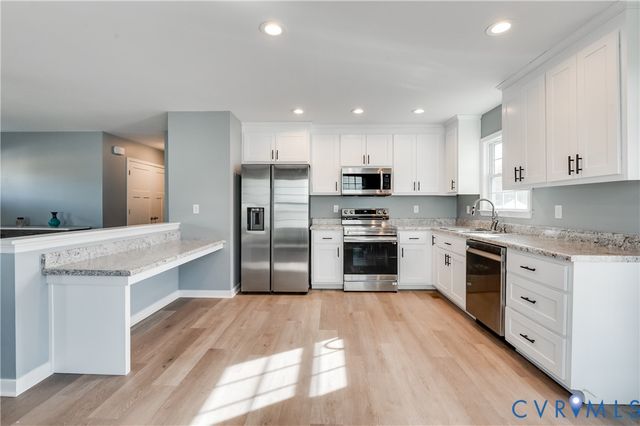 342 Pinecliffe Dr, Colonial Heights, VA 23834