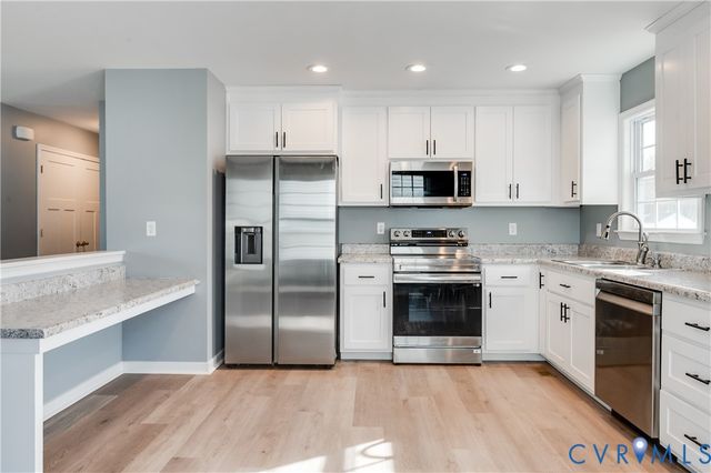 342 Pinecliffe Dr, Colonial Heights, VA 23834