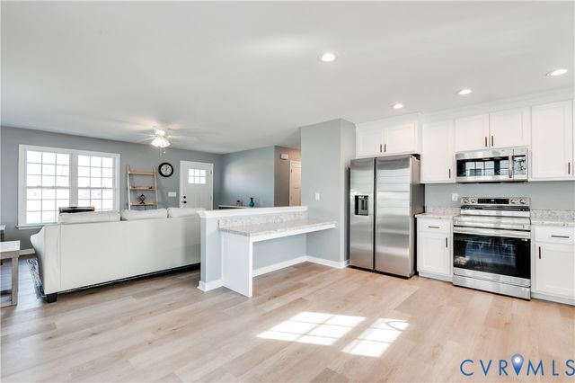 342 Pinecliffe Dr, Colonial Heights, VA 23834