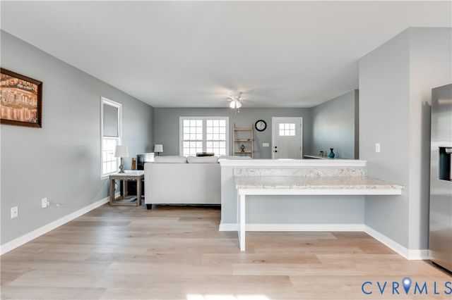 342 Pinecliffe Dr, Colonial Heights, VA 23834