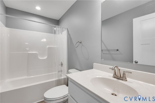 342 Pinecliffe Dr, Colonial Heights, VA 23834