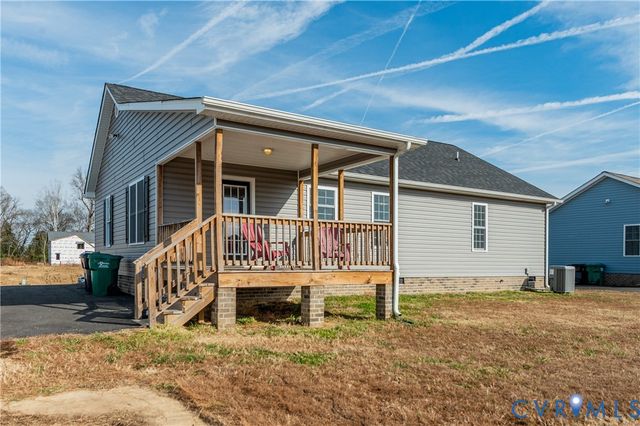 342 Pinecliffe Dr, Colonial Heights, VA 23834