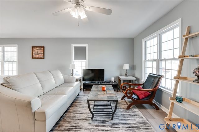 342 Pinecliffe Dr, Colonial Heights, VA 23834