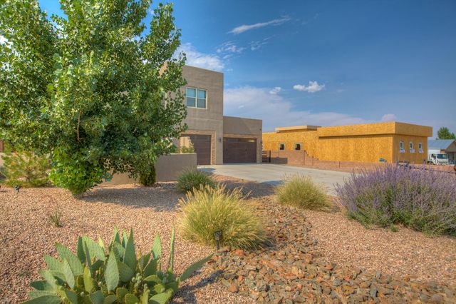 6609 Kalgan Road NE, Rio Rancho, NM 87144