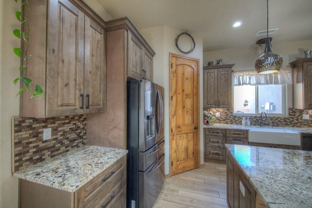 6609 Kalgan Road NE, Rio Rancho, NM 87144