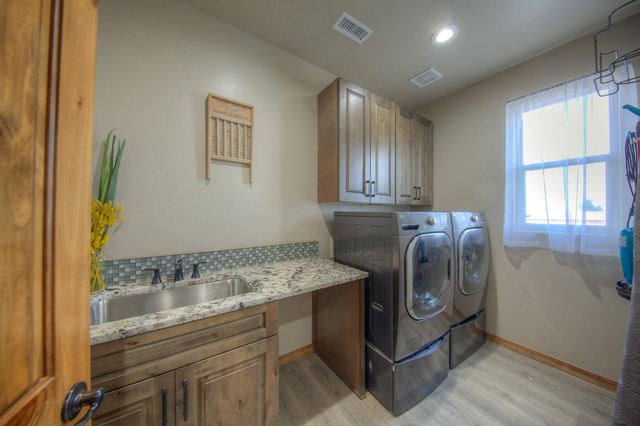 6609 Kalgan Road NE, Rio Rancho, NM 87144