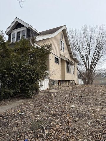 3262 28th STREET, Milwaukee, WI 53216