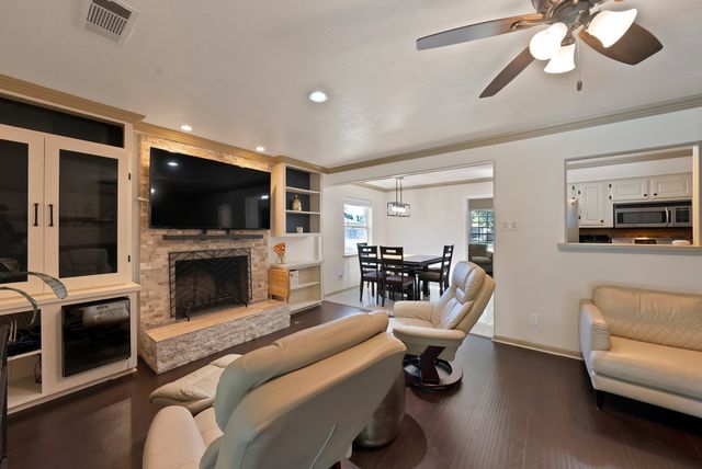 9426 Whittenburg Gate, Dallas, TX 75243