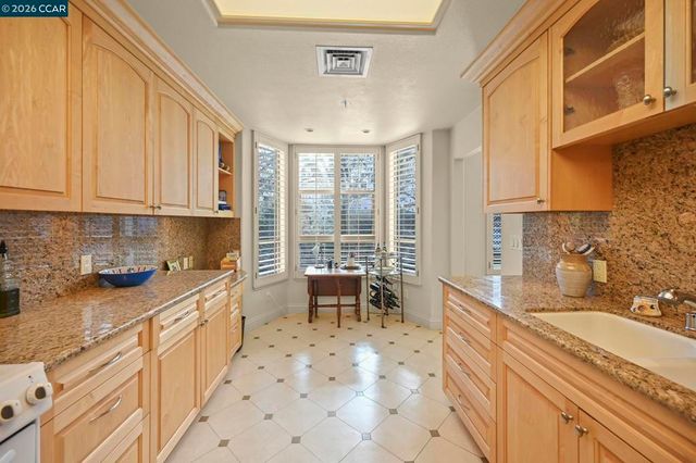 5920 Horsemans Canyon 1B, Walnut Creek, CA 94595