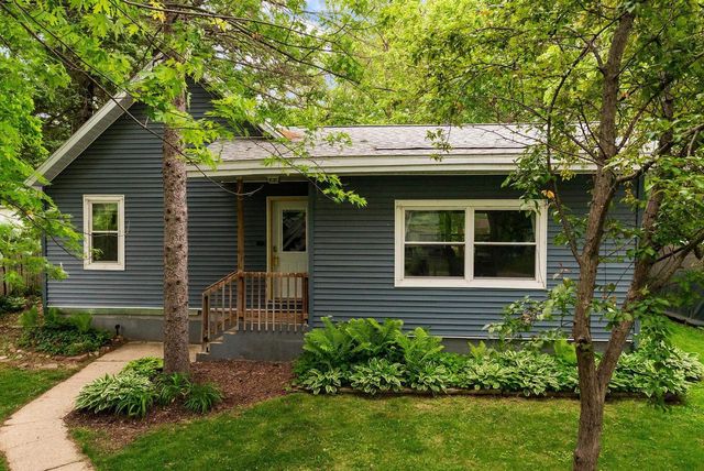 112 Cherokee Drive, Edgerton, WI 53534