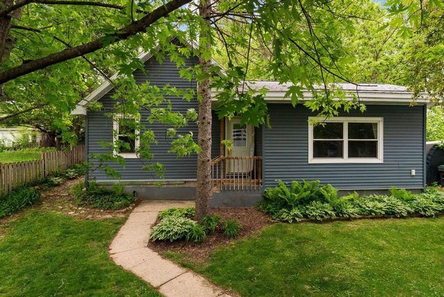 112 Cherokee Drive, Edgerton, WI 53534