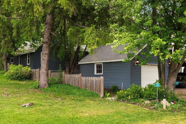 112 Cherokee Drive, Edgerton, WI 53534