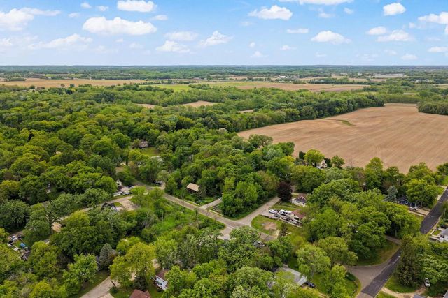 112 Cherokee Drive, Edgerton, WI 53534