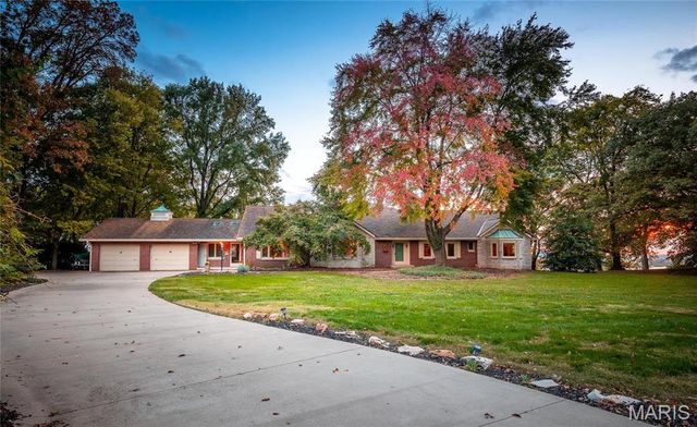 3 W Fairmount Drive, Alton, IL 62002