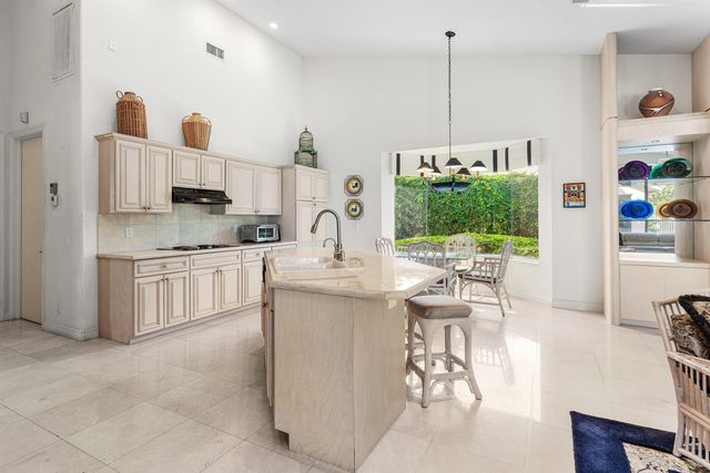 17571 Bocaire Way, Boca Raton, FL 33487