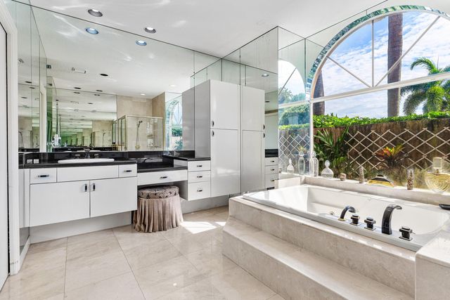 17571 Bocaire Way, Boca Raton, FL 33487