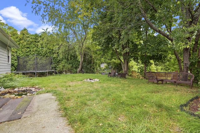 7 Norfolk Ave, Dartmouth, MA 02747