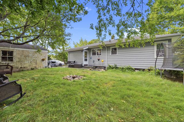 7 Norfolk Ave, Dartmouth, MA 02747