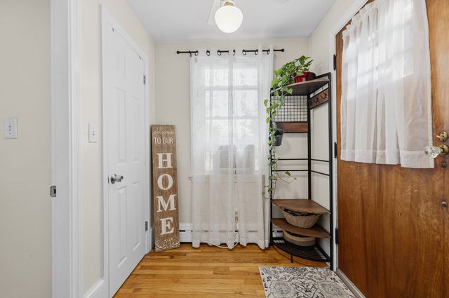 7 Norfolk Ave, Dartmouth, MA 02747