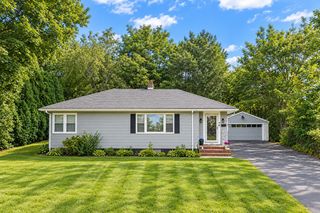 7 Norfolk Ave, Dartmouth, MA 02747