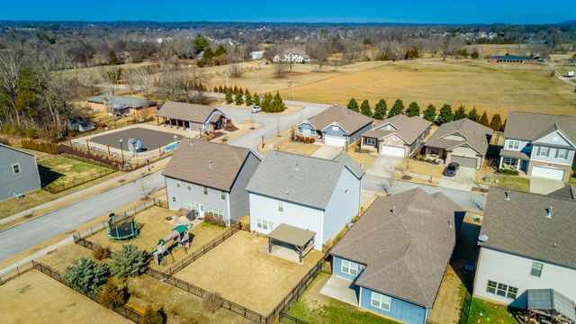 8512 Red Deer Lane, Ooltewah, TN 37363