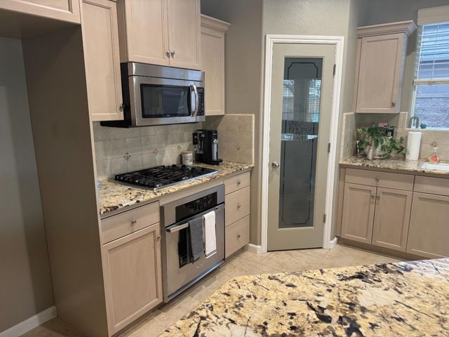 3237 Bellaire Avenue, Clovis, CA 93619