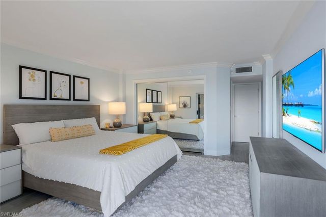 2150 Gulf Shore BLVD N 705, Naples, FL 34102