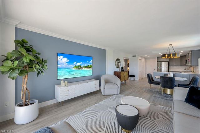 2150 Gulf Shore BLVD N 705, Naples, FL 34102