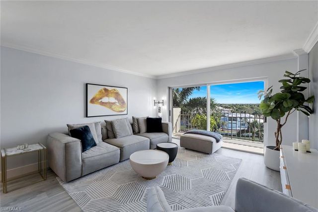 2150 Gulf Shore BLVD N 705, Naples, FL 34102