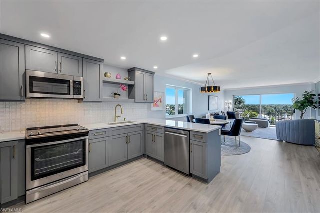 2150 Gulf Shore BLVD N 705, Naples, FL 34102