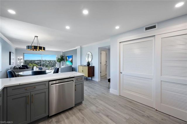 2150 Gulf Shore BLVD N 705, Naples, FL 34102