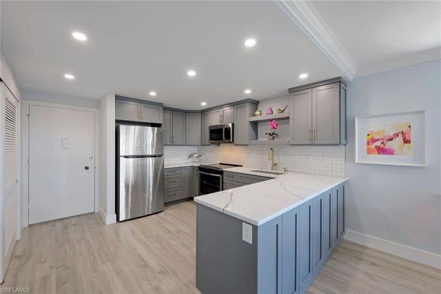 2150 Gulf Shore BLVD N 705, Naples, FL 34102