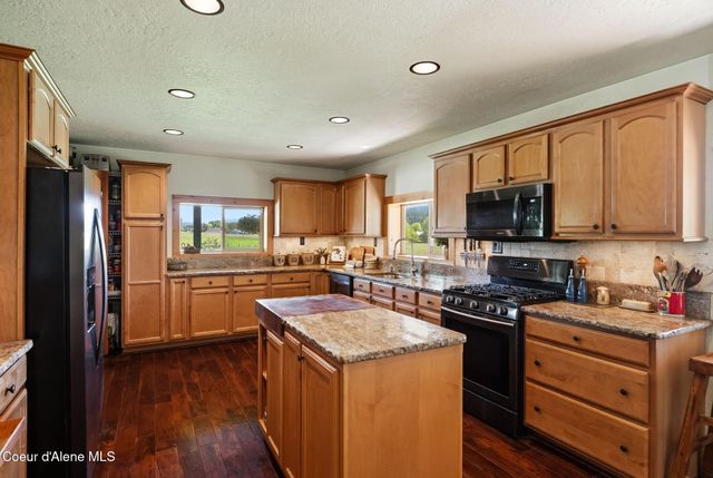 1255 Hickey Rd, Sandpoint, ID 83864