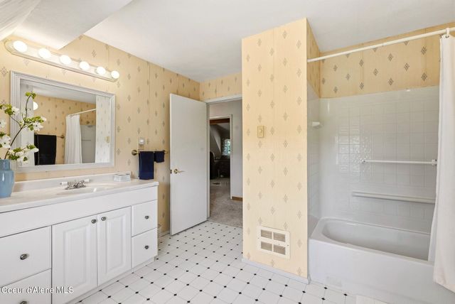 1255 Hickey Rd, Sandpoint, ID 83864