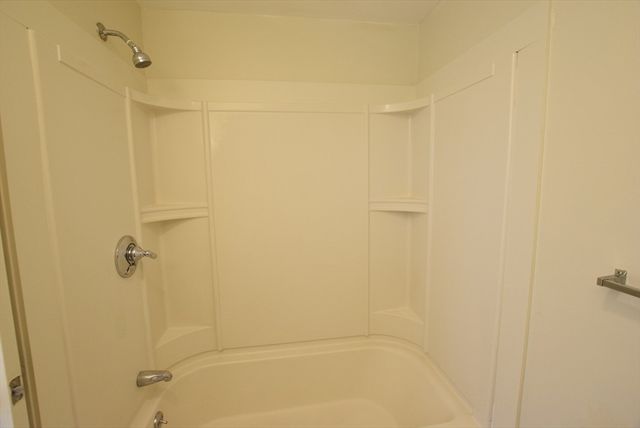 1245 Pawtucket Blvd 4, Lowell, MA 01854