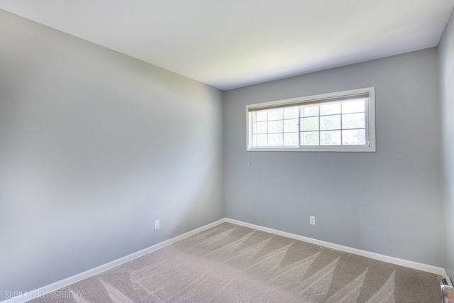 320 Deveron Circle, Cary, IL 60013